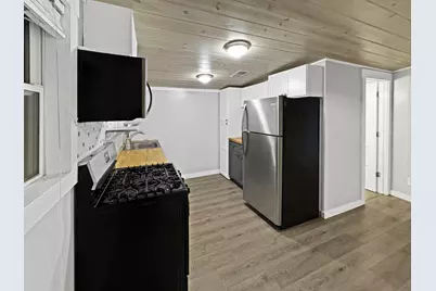 200 E Grove Street, Utica, IL 61373 - Photo 12