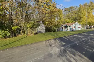 200 E Grove St, Utica, IL 61373 - Photo 42