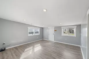 200 E Grove St, Utica, IL 61373 - Photo 6