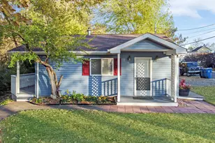 200 E Grove St, Utica, IL 61373 - Photo 30