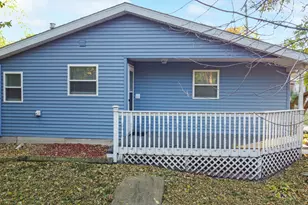 200 E Grove St, Utica, IL 61373 - Photo 36