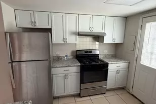 523 Meadow Green Ln, Round Lake Beach, IL 60073 - Photo 2