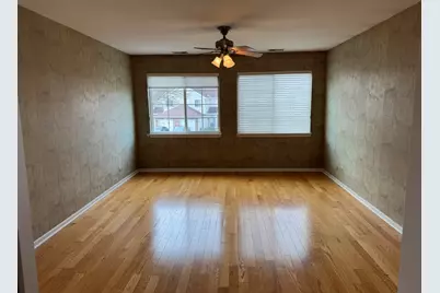 8393 Mystic, Darien, IL 60561 - Photo 10