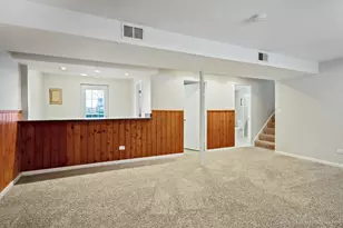 121 Elmwood Dr, Naperville, IL 60540 - Photo 16