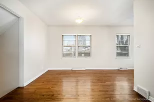 121 Elmwood Dr, Naperville, IL 60540 - Photo 4