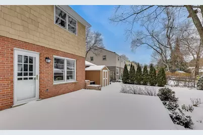 913 N Arrowhead Drive, Palatine, IL 60074 - Photo 26