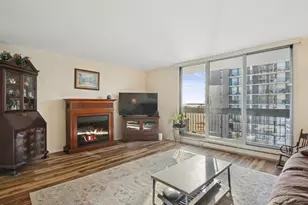 5901 N Sheridan Rd, Chicago, IL 60660 - Photo 4