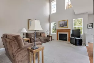 1127 Pine Valley Ct, Elgin, IL 60124 - Photo 10