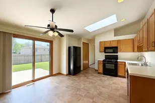 424 E Clark St, Glenwood, IL 60425 - Photo 4