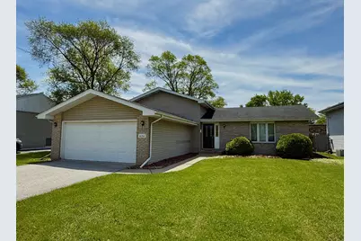 424 E Clark Street, Glenwood, IL 60425 - Photo 2