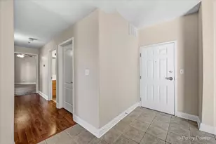 543 N Hough St, Barrington, IL 60010 - Photo 2