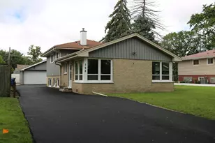 728 N Parker St, Elmhurst, IL 60126 - Photo 1