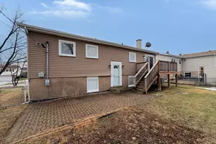 9008 Sycamore Dr, Hickory Hills, IL 60457 - Photo 24