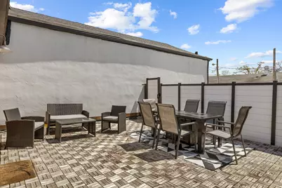 221 W Main Street, Saint Charles, IL 60174 - Photo 14