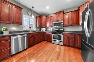 681 Circle Dr, Coal City, IL 60416 - Photo 4