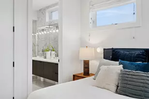 2237 N Hoyne Ave, Chicago, IL 60647 - Photo 10