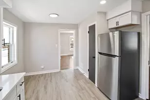 752 E 164th St, South Holland, IL 60473 - Photo 10