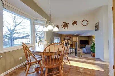 1810 E Waverly Drive, Arlington Heights, IL 60004 - Photo 12