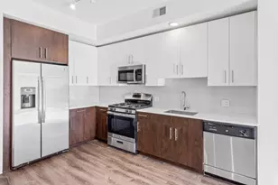 851 W Grand Ave, Chicago, IL 60642 - Photo 2