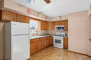 411 E 13th St, Gibson City, IL 60936 - Photo 10