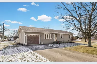 411 E 13th Street, Gibson City, IL 60936 - Photo 2