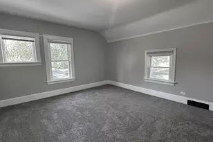 453 Addison St, Elgin, IL 60120 - Photo 8