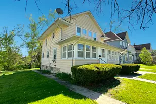 453 Addison St, Elgin, IL 60120 - Photo 14