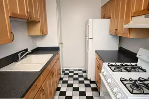 740 Hill Dr, Hoffman Estates, IL 60169 - Photo 2