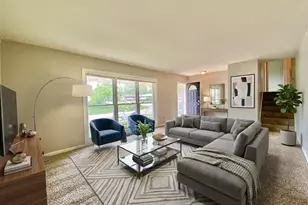 332 Gentry St, Park Forest, IL 60466 - Photo 4