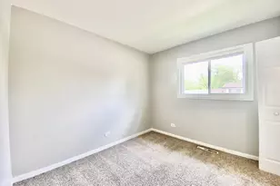 332 Gentry St, Park Forest, IL 60466 - Photo 6