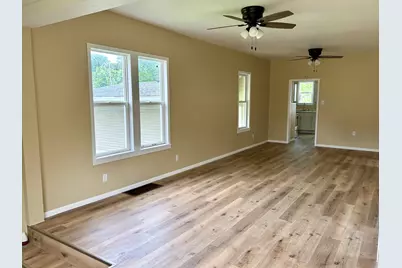 105 W 2nd Street, Spring Valley, IL 61362 - Photo 2