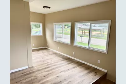 105 W 2nd Street, Spring Valley, IL 61362 - Photo 4