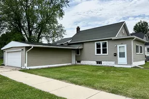 105 W 2nd St, Spring Valley, IL 61362 - Photo 1