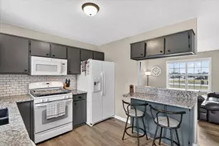 1903 Silverthorn Dr, Byron, IL 61010 - Photo 6