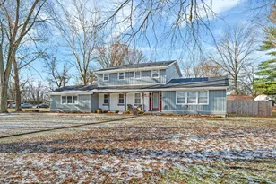 13 Charlton Dr, Kankakee, IL 60901 - Photo 2