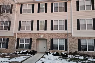 151 N Waters Edge Dr, Glendale Heights, IL 60139 - Photo 1