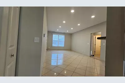 151 N Waters Edge Drive #C, Glendale Heights, IL 60139 - Photo 6
