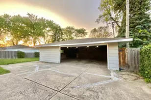 112 E 160th Pl, South Holland, IL 60473 - Photo 32