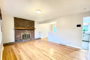 112 E 160th Pl, South Holland, IL 60473 - Photo 4