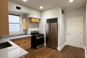 3252 W Crystal St, Chicago, IL 60651 - Photo 4