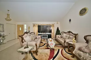 4454 Concord Ln, Skokie, IL 60076 - Photo 8