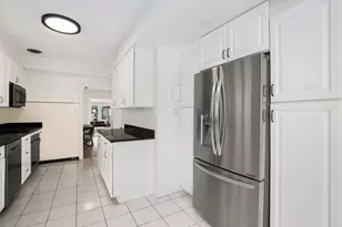 5425 N Bernard St, Chicago, IL 60625 - Photo 10