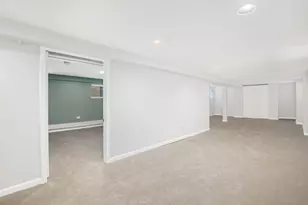 5425 N Bernard St, Chicago, IL 60625 - Photo 22