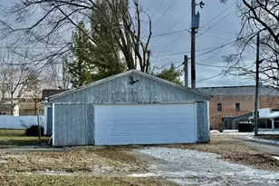 131 W Erie St, Spring Valley, IL 61362 - Photo 4