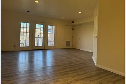 684 Quincy Bridge Lane #302, Glenview, IL 60025 - Photo 2