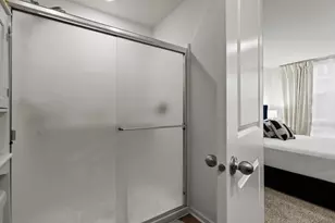 343 Summit Circle Summit Circle, Lombard, IL 60148 - Photo 16