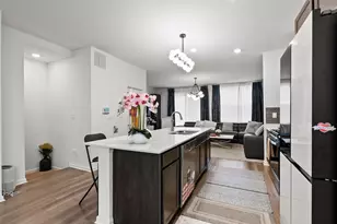 343 Summit Circle Summit Circle, Lombard, IL 60148 - Photo 8