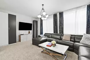 343 Summit Circle Summit Circle, Lombard, IL 60148 - Photo 6