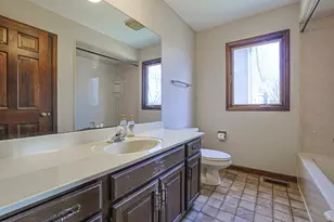 2183 Oak Hill Dr, Lisle, IL 60532 - Photo 24