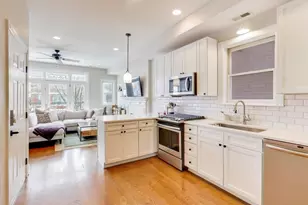 3040 N Sheffield Ave, Chicago, IL 60657 - Photo 8